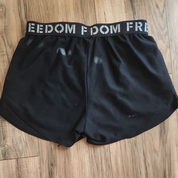 Under Armour Freedom Play Up Women's Black Athletic Shorts 100% Polyester - Picture 3 of 8